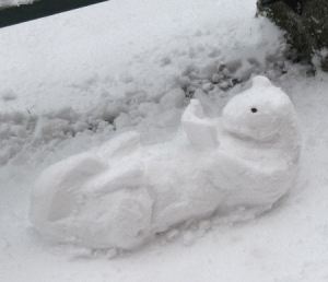 Snow-reading-Santoros