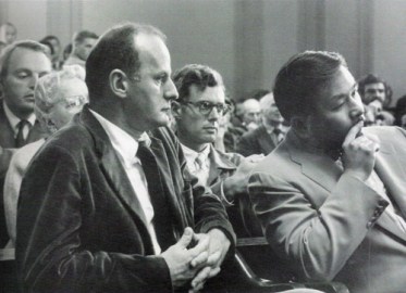 Οι δύο κατηγορούμενοι στη δίκη του Ουρλιαχτού: Lawrence Ferlinghetti και Shigeyoshi Murao