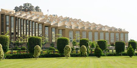 29 Misr University for Science and Technology Library — 6th of October City, Egypt