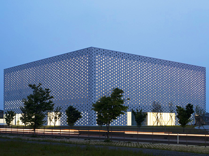 32 Kanazawa Umimirai Library — Kanazawa City, Japan