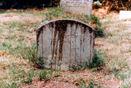 A084c_lowry_grave_2
