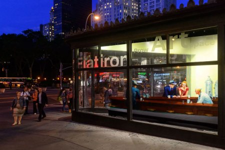 whitney-hopper-nighthawks-designboom-02