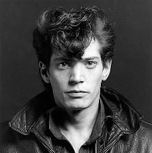 220px-Robert_Mapplethorpe,_Self-portrait,_1980