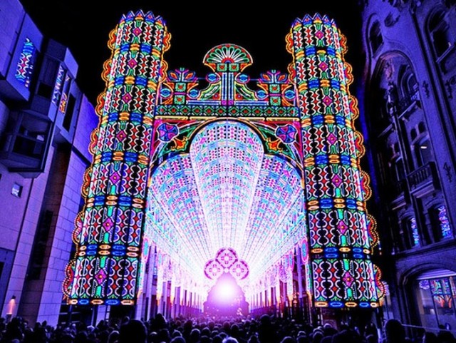 Οι δρόμοι τού&nbsp;φωτός