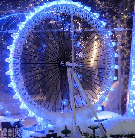 lego snowdome closeup 2013 IIHIH 6