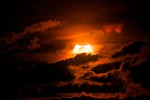 may-2013-annular-ring-eclipse-clouds_67289_600x450