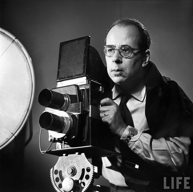 02 Halsman used the 4 x 5 format