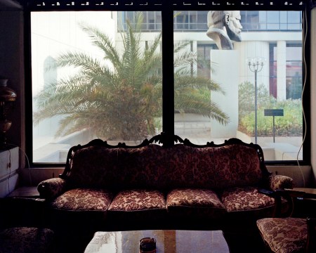 Ο χώρος υποδοχής των γραφείων του Κ.Κ.Ε.