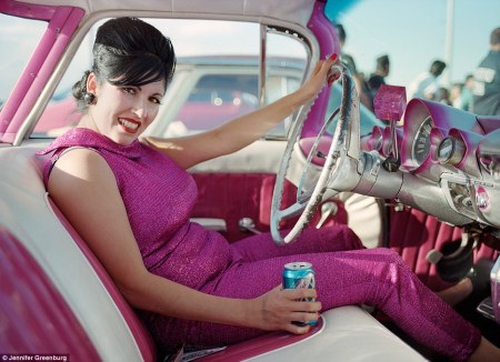 01 article-2543580-1ADA3B9500000578-674_964x700