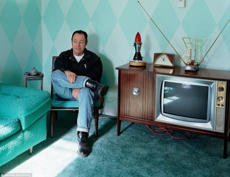 02 article-2543580-1ADA3B9000000578-819_964x743