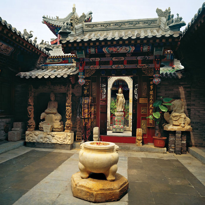 07 liu-bolin-art-hi-res-hide-in-the-city-china-camouflage-painting-9