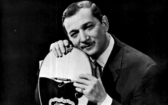 Μανώλης Χιώτης – Στα σαλόνια, στις παράγκες