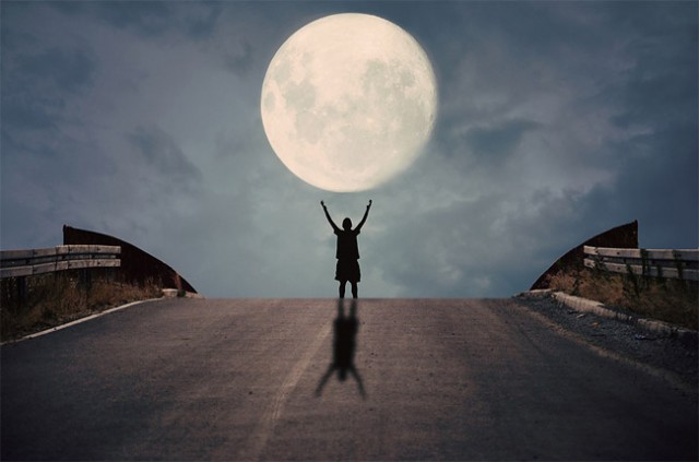 Το φεγγάρι κάνει&nbsp;βόλτα