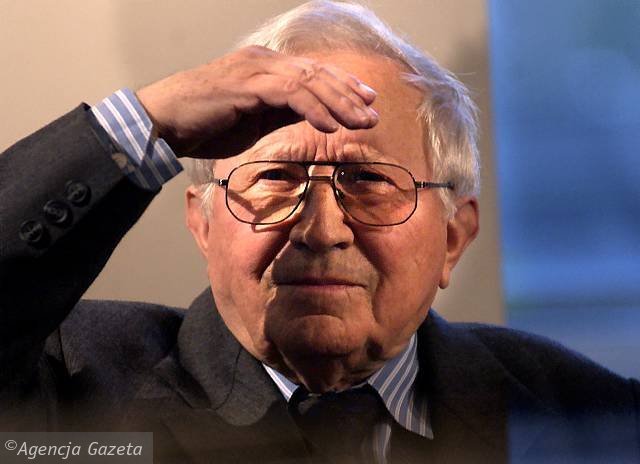 Ταντέους Ρουζέβιτς (1921-2014): πιο κοντά στον&nbsp;ουρανό