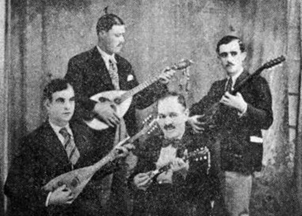 Ρεμπέτες και χασίς στην Πειραϊκή και στη&nbsp;σκηνή