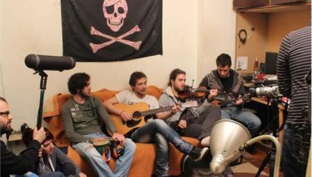 18838469_busking.limghandler