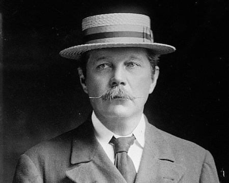 arthur-conan-doyle-glass-negative-loc-ggbain.12334-crop