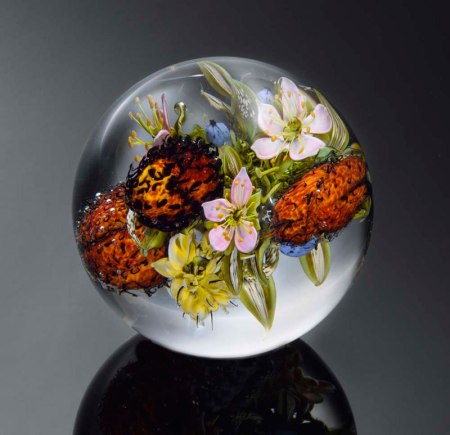 miniature-glass-gardens-encased-in-clear-glass-orbs-by-paul-stankard-5