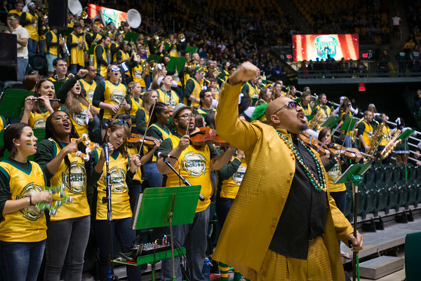 Με φόρα από το γήπεδο