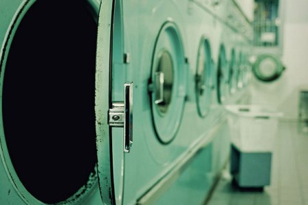2012511-laundromat-stacy