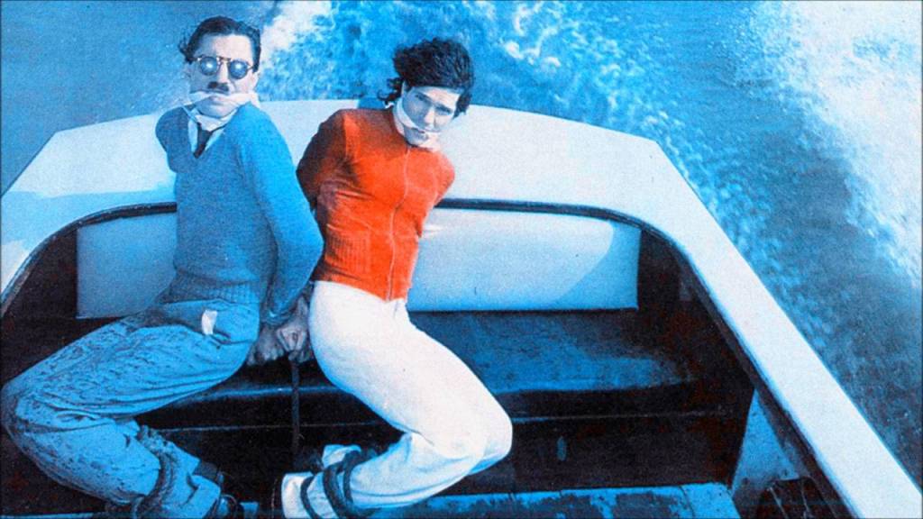 Don’t leave me alone with&nbsp;her