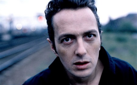 Strummer_2490213b