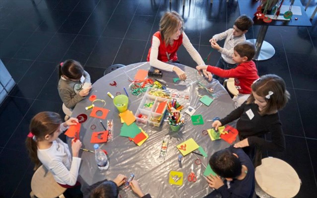 xristougenna-sto-mouseio-akropolis (2)