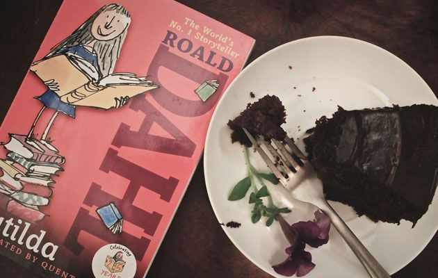 2ff74d30-390a-11e4-a6cd-aff52c1cb550_Roald-Dahl-cakes-Matilda-Bruce-Bogtrotter-c