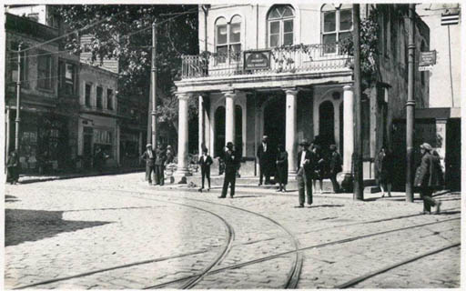 Τσίμπα τα γυναικεία οπίσθια, ποτέ τα&nbsp;ζάρια