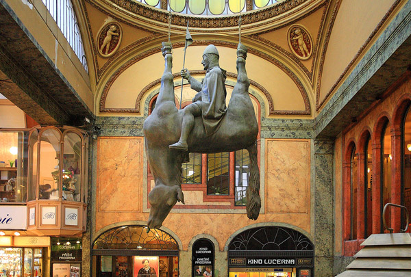David-Cerny-horse-upside-down
