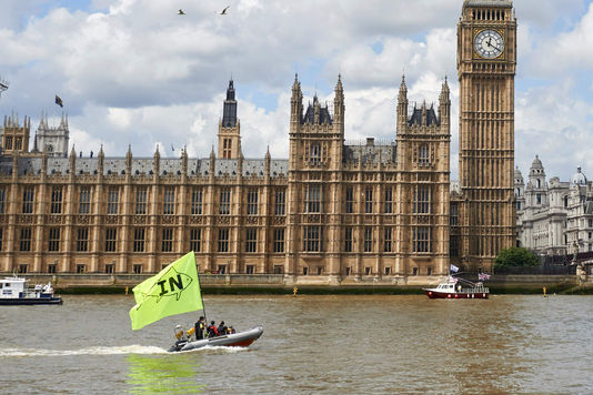 4952244_7_15e5_militants-proeuropeens-sur-la-tamise-a_374b5541cdf1a6b981216cc7a4bce061