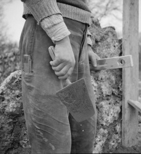 «Η Γαλλία εργάζεται» Το κτίριο. Το μυστρί Παρίσι, προάστια. Επιχείρηση Netter. 1931. Φωτογραφία του François Kollar (1904-1979). Paris, Bibliothèque Forney. © François Kollar / Bibliothèque Forney / Roger-Viollet