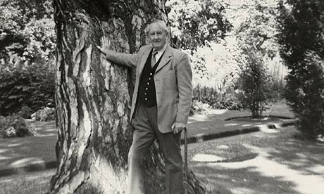 JRR-Tolkien-in-1973-001