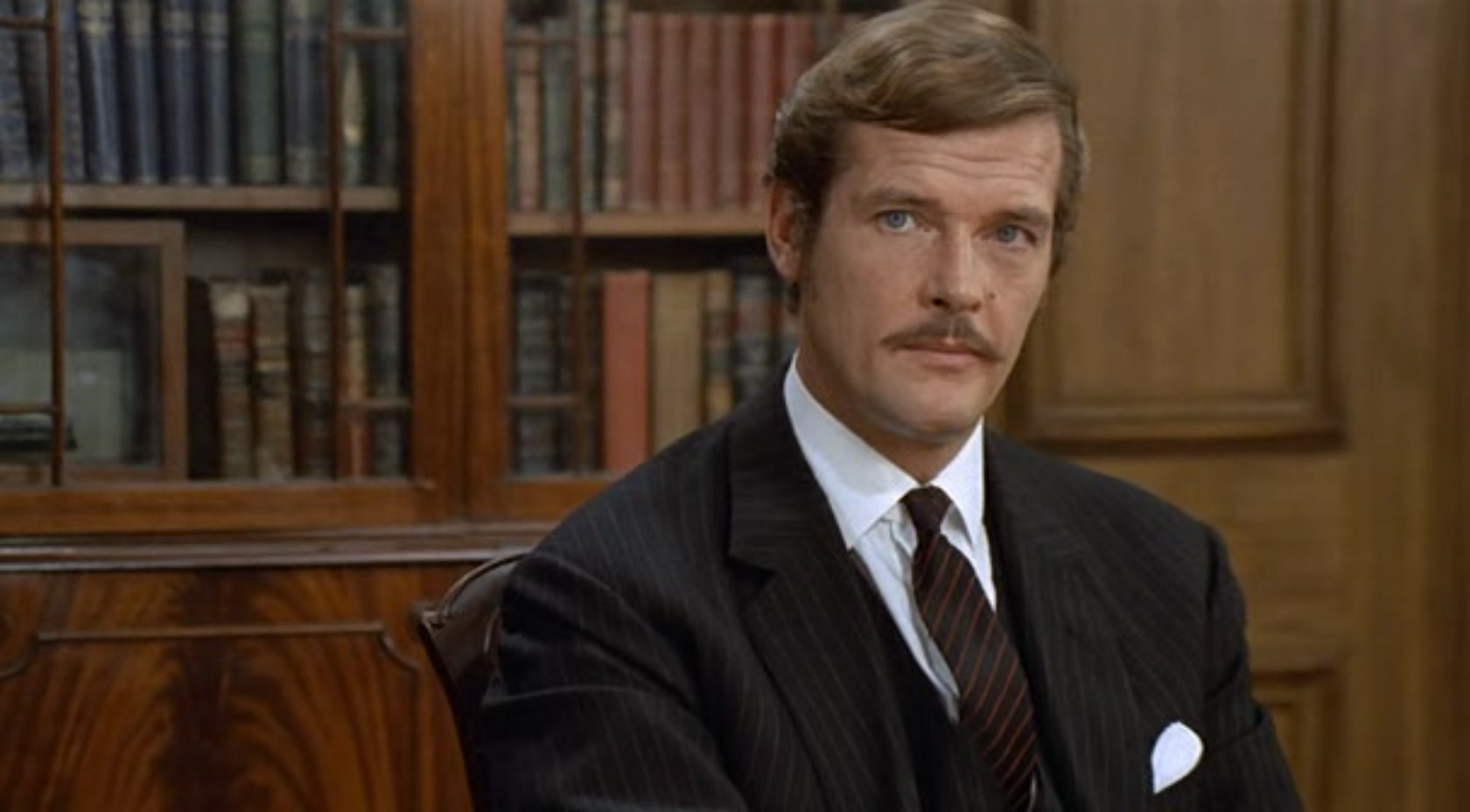 rogermoore-stache1