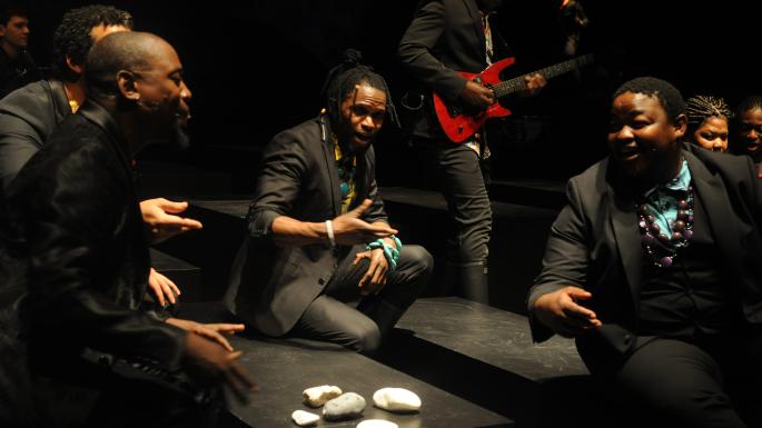 Δοξολογία ζωής, μοιρολόι&nbsp;θανάτου